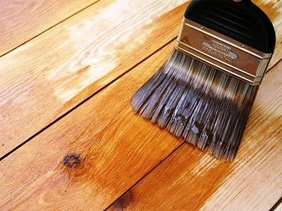Как защитить деревянные поверхности и продлить срок их службы?